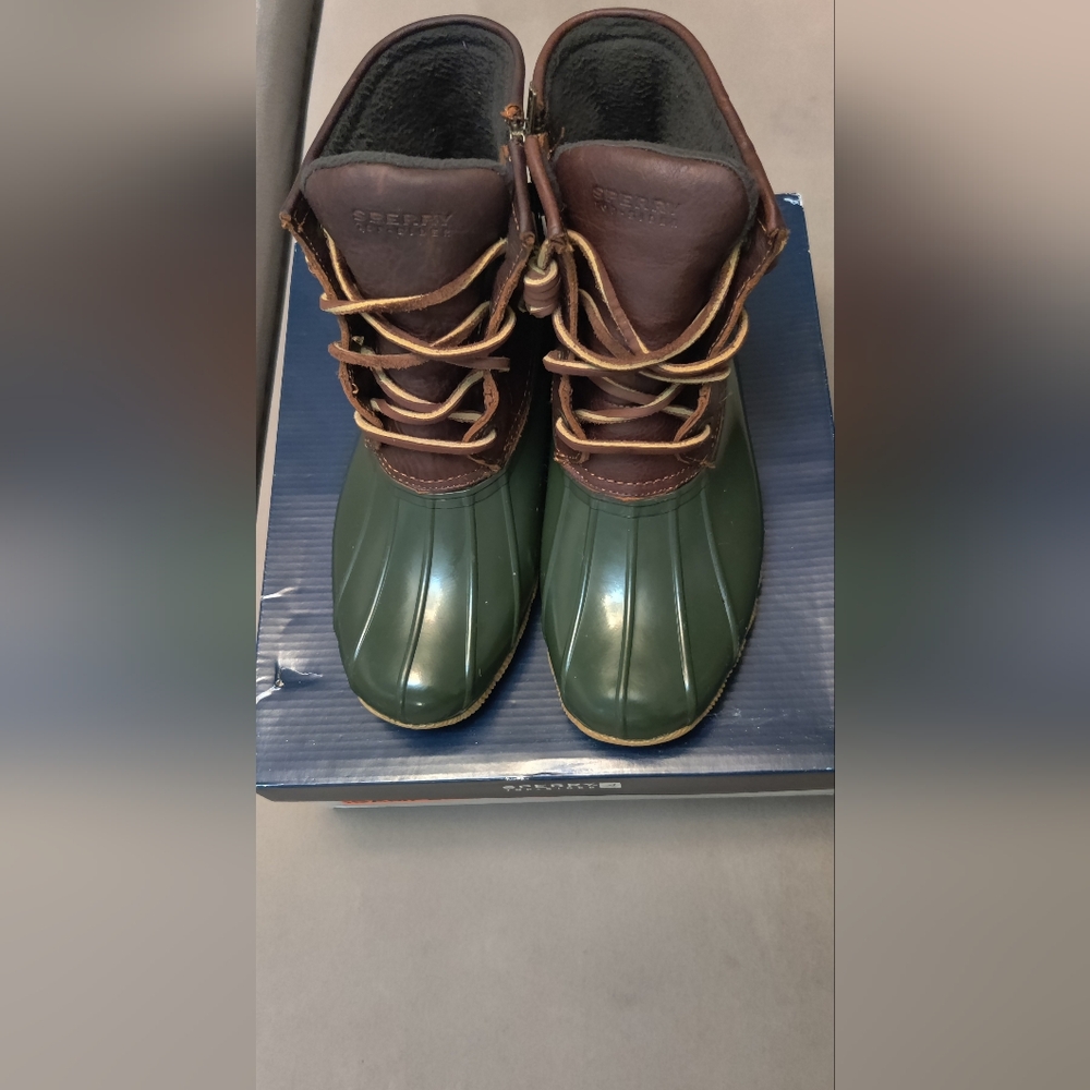 Sperry rain, snow, and cold boots, size 5 1/2, color green/brown upper leather - Picture 2 of 4